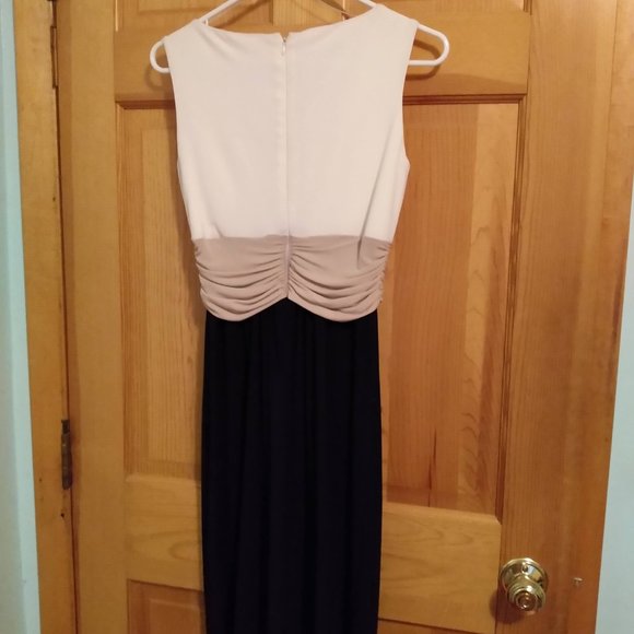 Women's Dress Size 4 Maggie's Boutique - Picture 3 of 3